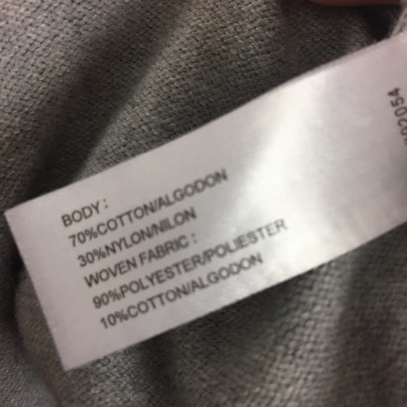 Carolyn Taylor 1 piece grey sweater top - Picture 7 of 7